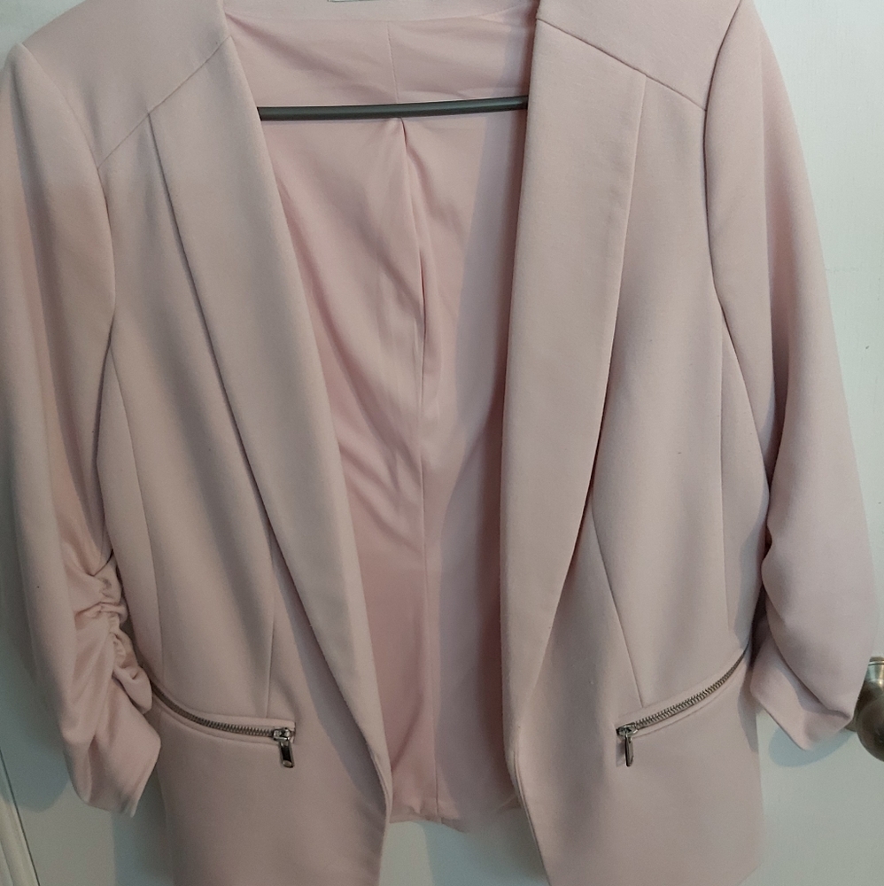 Light pink 3/4 sleeve blazer
